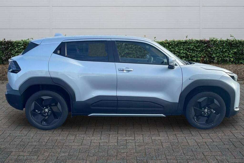 Toyota Urban Cruiser 128Kw Design 61Kwh Silver #5