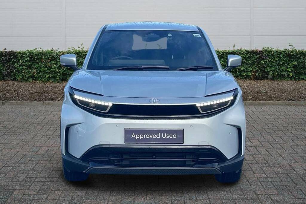 Toyota Urban Cruiser 128Kw Design 61Kwh Silver #3