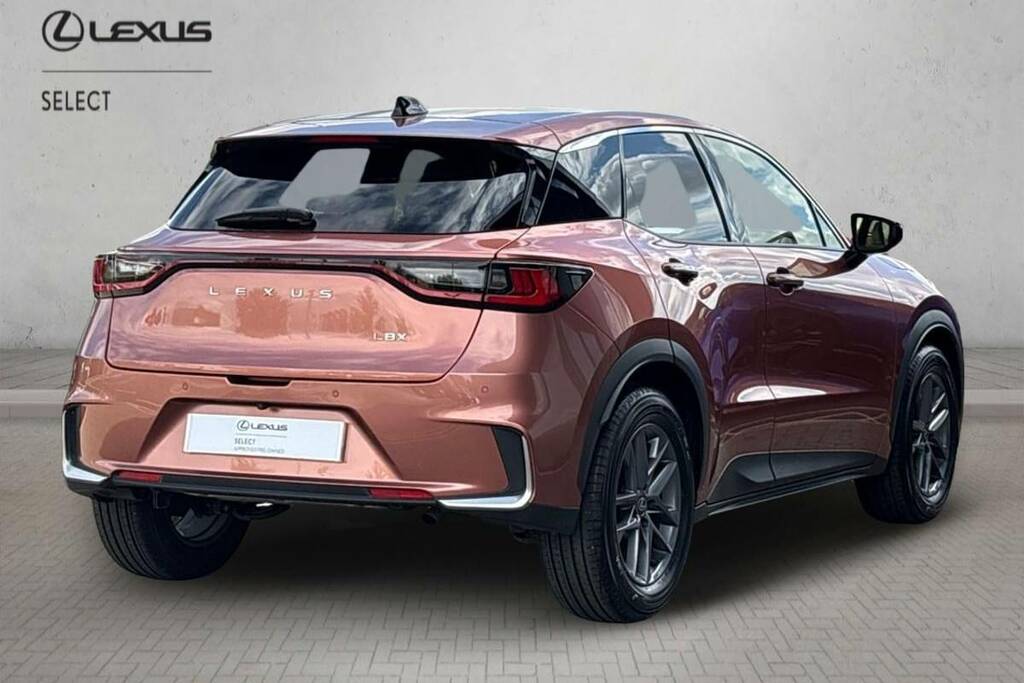 Lexus LBX 1.5 Premium E-cvt #2