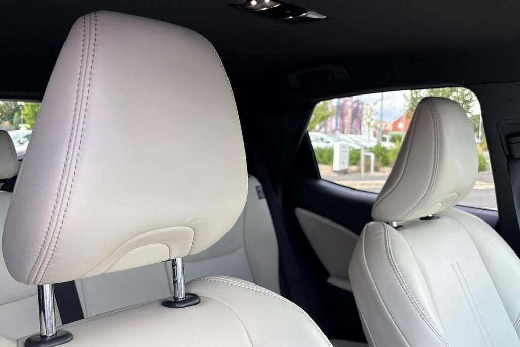 Lexus LBX 1.5 Vvt-ie Premium Plus Design Suv Hybr White #19