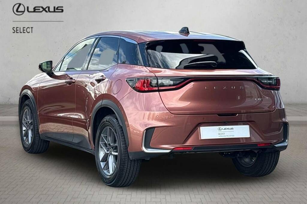 Lexus LBX 1.5 Premium E-cvt #4