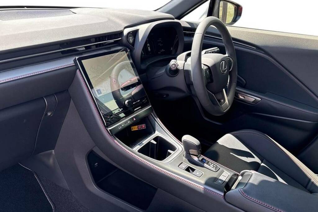 Lexus LBX 1.5 Premium Plus Design E-cvt Black #5