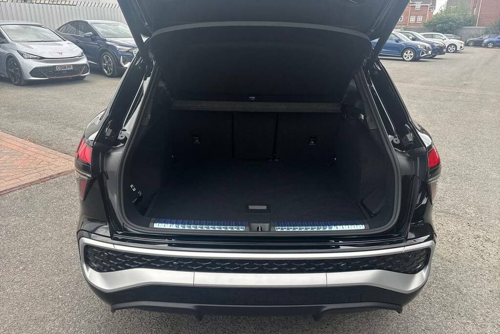 Audi Q3 1.5 Tfsi S Line S Tronic Black #2