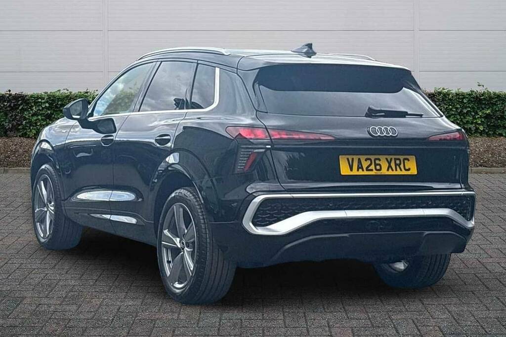 Audi Q3 1.5 Tfsi S Line S Tronic Black #3