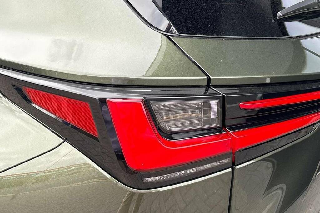 Lexus NX 2.5 450H 18.1Kwh Premium Suv Plug-in H Silver #21