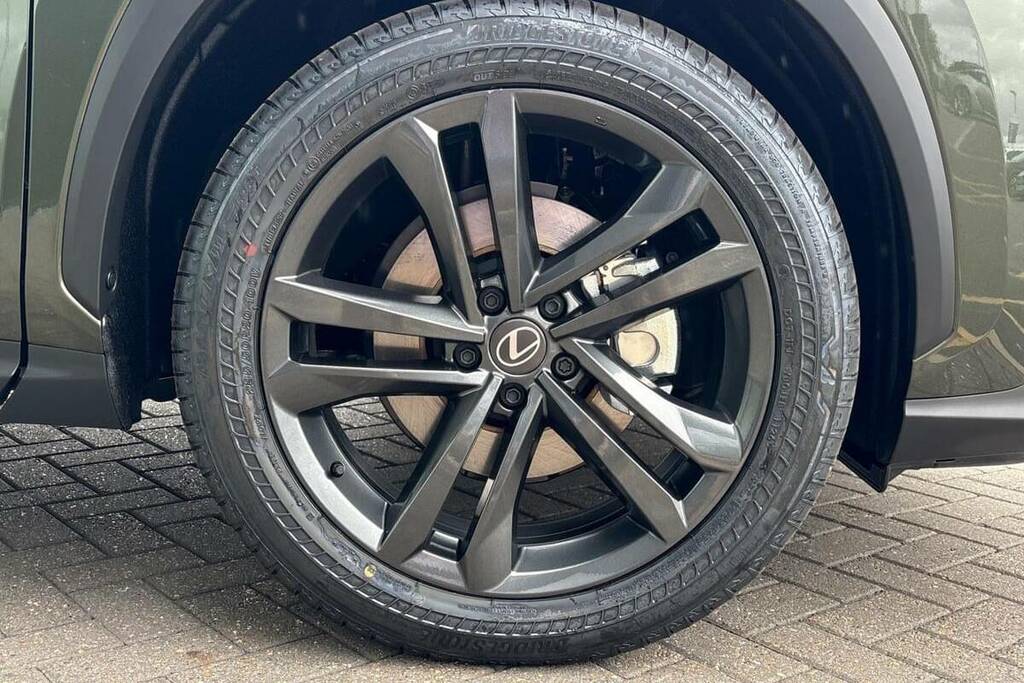 Lexus NX 2.5 450H 18.1Kwh Premium Suv Plug-in H Silver #25