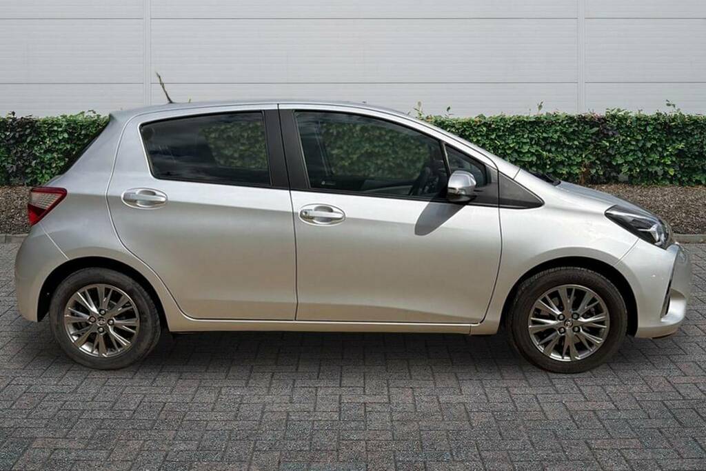 Toyota Yaris 1.5 Vvt-i Icon Cvt Silver #5