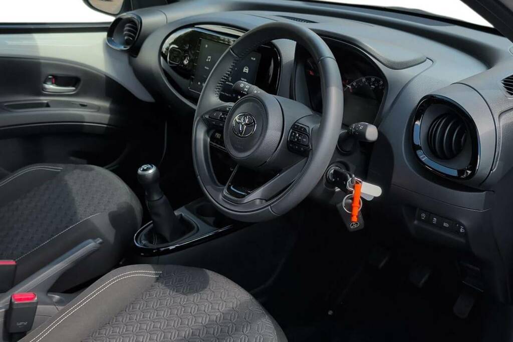 Toyota Aygo X 1.0 Vvt-i Edge Hatchback White #12