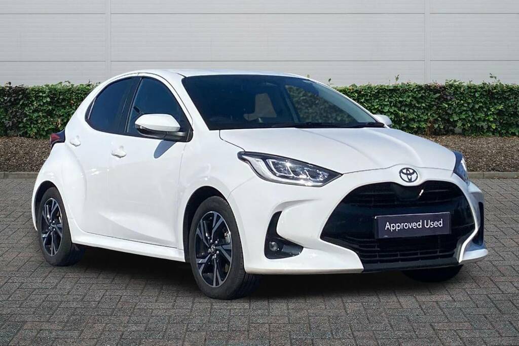Toyota Yaris 1.5 Hybrid Design Cvt White #4