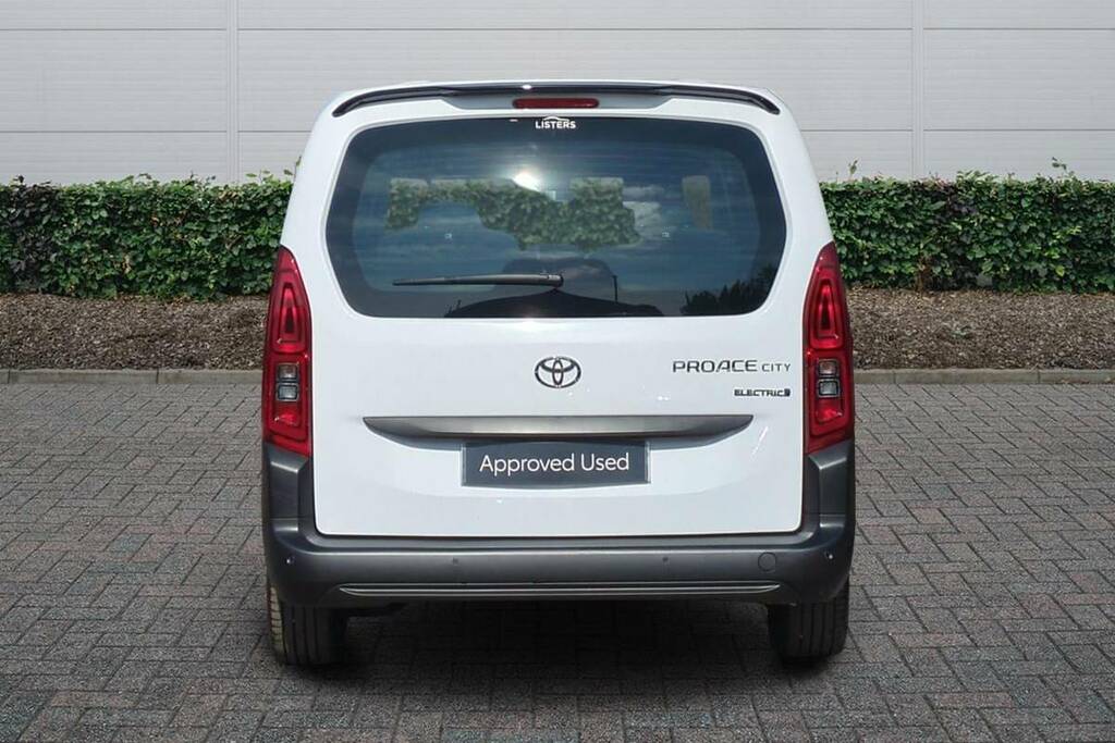Toyota Proace City 100Kw Icon L2 50Kwh White #4