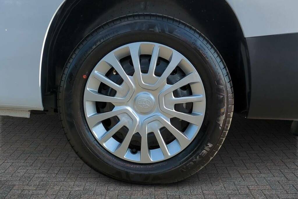 Toyota Proace City 100Kw Icon L2 50Kwh White #6