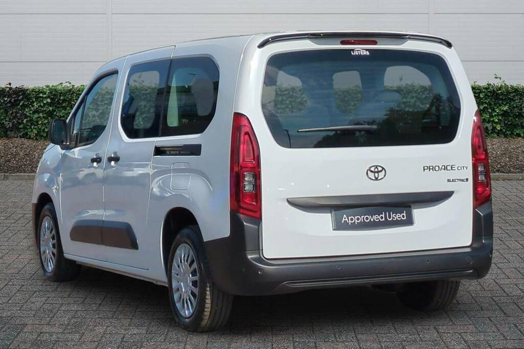 Toyota Proace City 100Kw Icon L2 50Kwh White #2