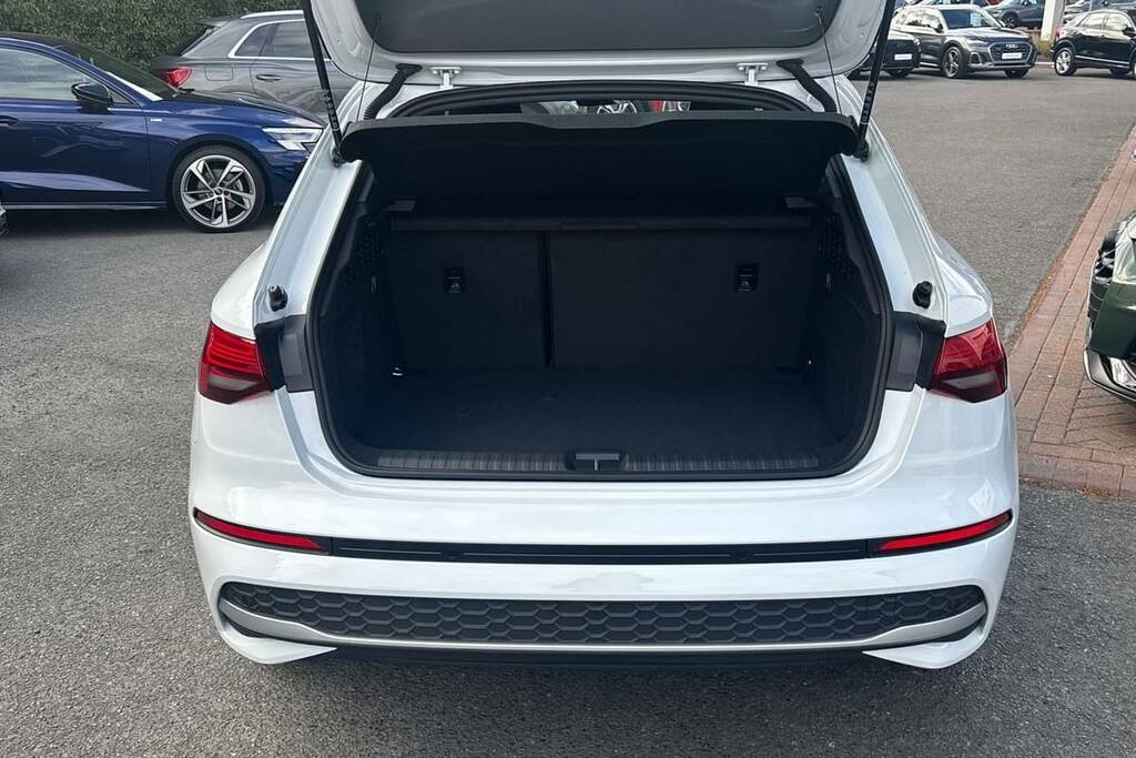 Audi A3 1.5 Tfsi E 204 Sport S Tronic VA26YZD White #2