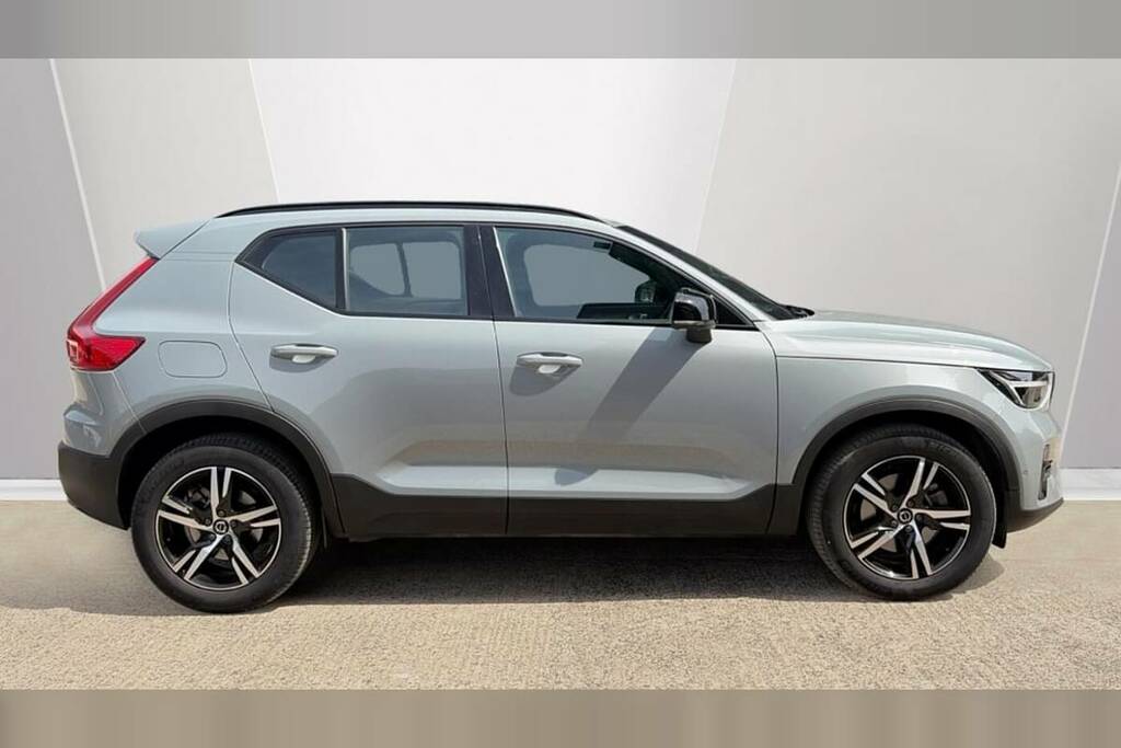 Volvo XC40 2.0 B3p Plus Dark Grey #3
