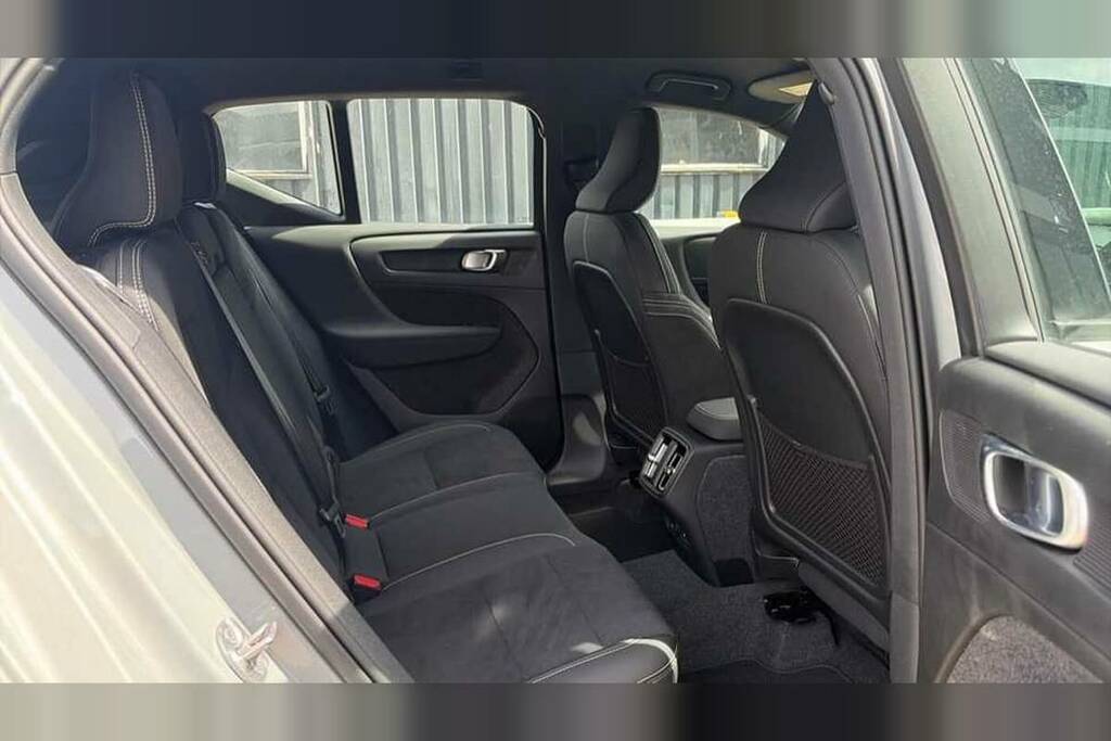 Volvo XC40 2.0 B3p Plus Dark Grey #6