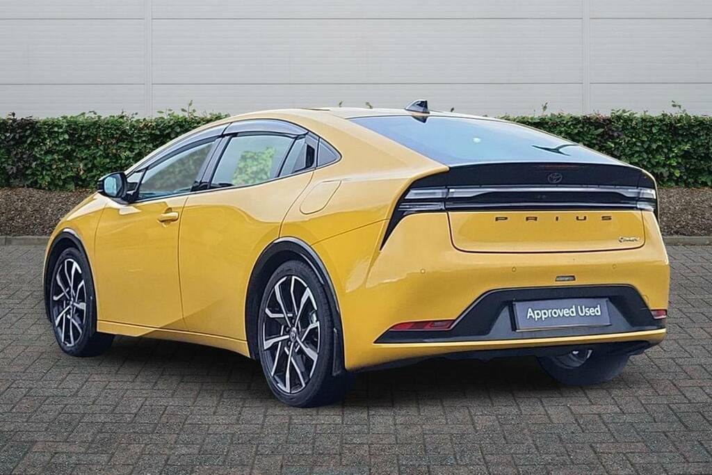 Toyota Prius 2.0 Phev Excel Cvt Yellow #2