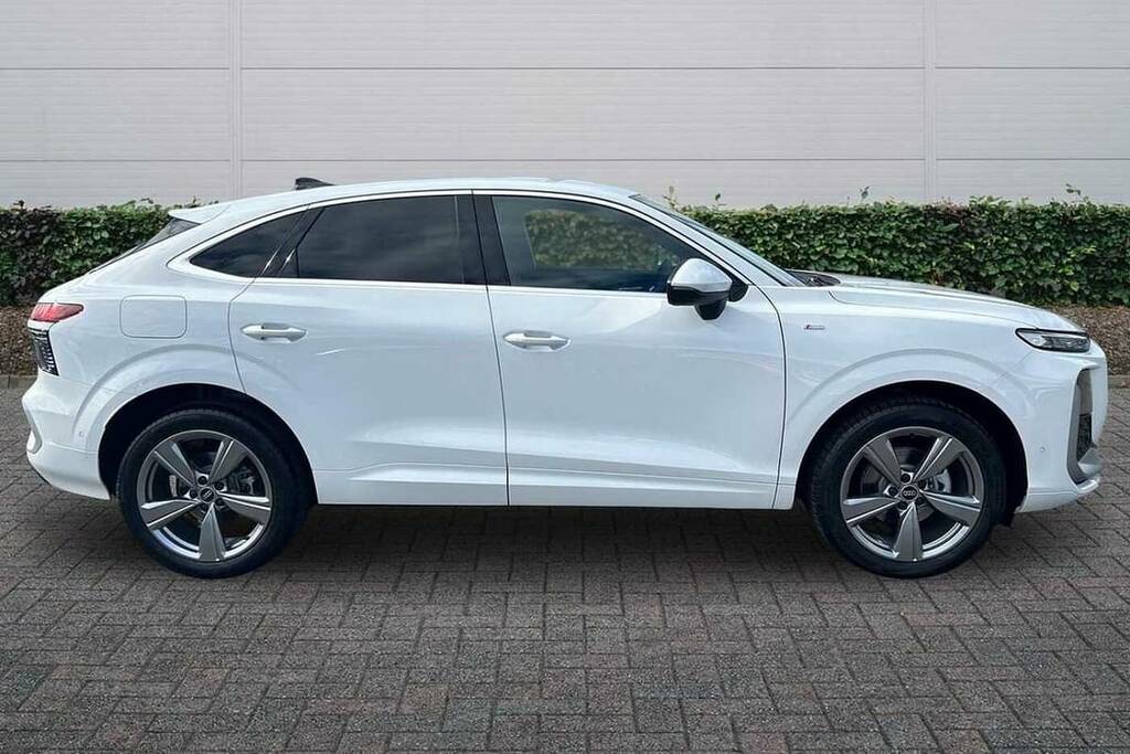 Audi Q3 1.5 Tfsi S Line S Tronic White #4