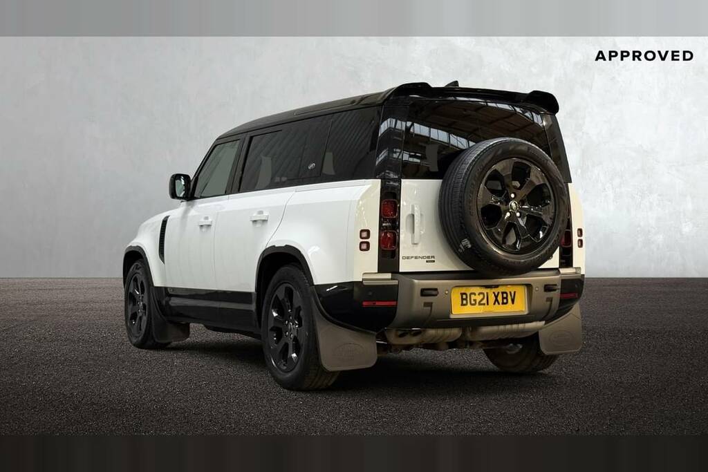 Land Rover Defender 110 3.0 D300 X-dynamic Hse 110 White #2