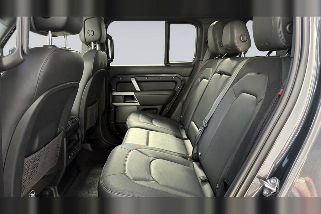 Land Rover Defender 110 3.0 D300 X-dynamic Hse 110 Grey #4