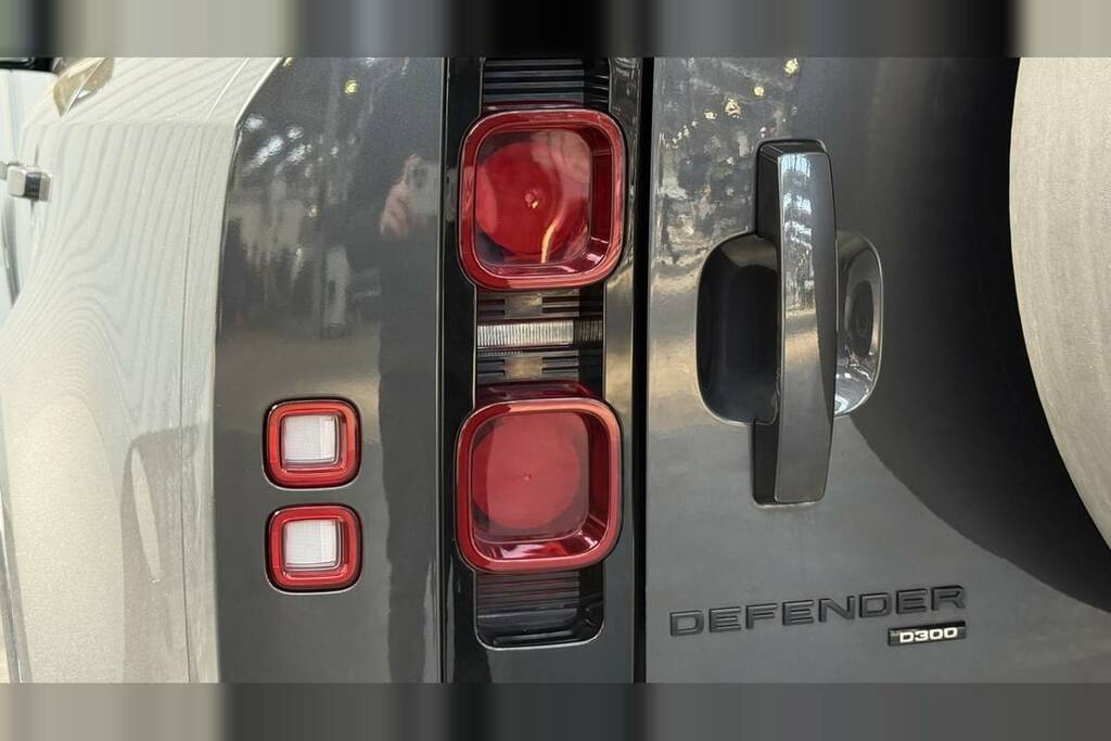 Land Rover Defender 110 Defender Xs Edition D Mhev Silver #19