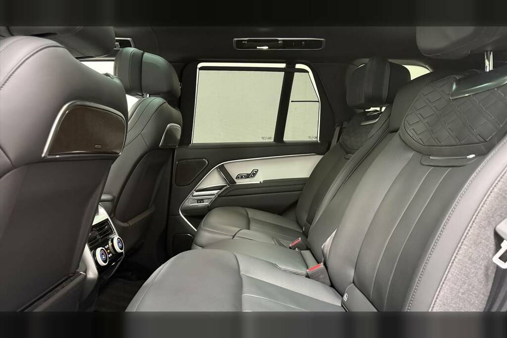 Land Rover Range Rover 4.4 P530 V8 Sv Black #4
