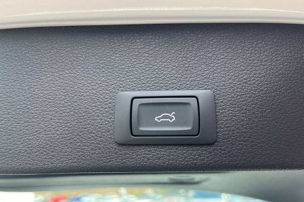 Audi Q2 30 Tfsi 116 Sport White #5