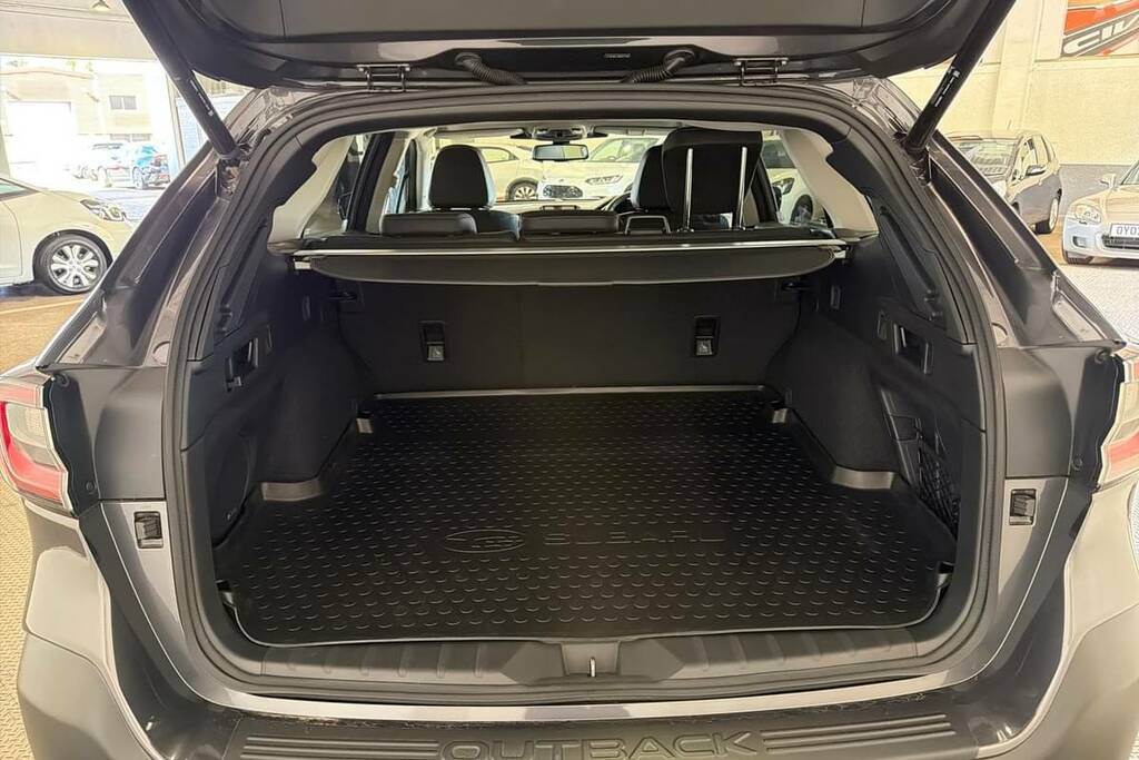 Subaru Outback 2.5I Touring Lineartronic Silver #2