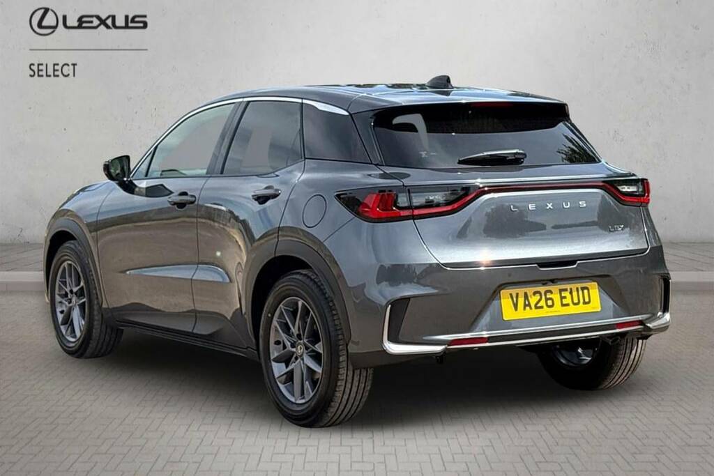 Lexus LBX 1.5 Premium E-cvt #4