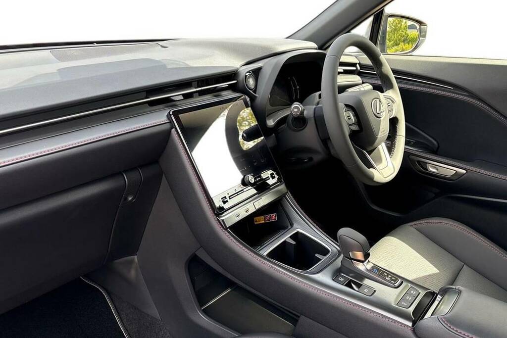 Lexus LBX 1.5 Premium E-cvt #5