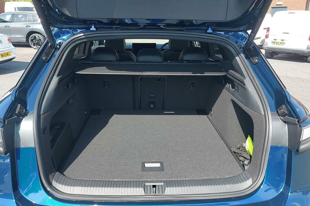 Volkswagen ID.7 210Kw Match Pro S Plus 86Kwh Blue #2