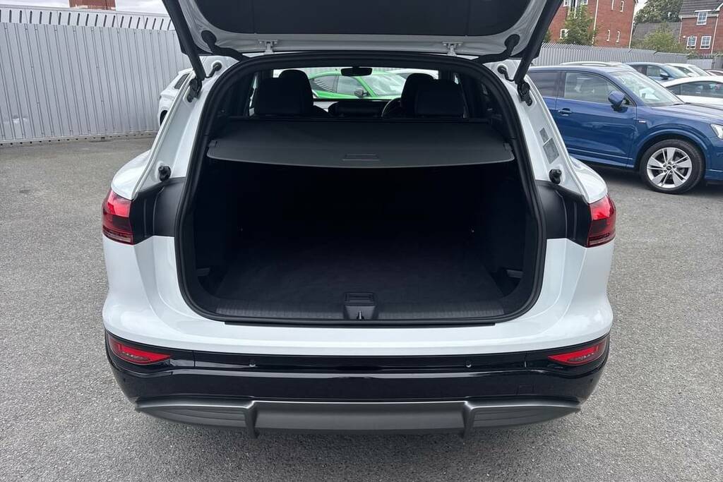 Audi Q6 E-Tron 225Kw Performance 100Kwh S Line White #2