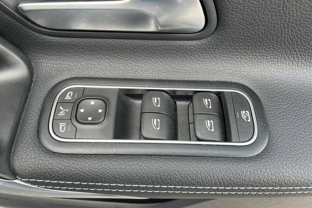 Mercedes-Benz A Class 1.3 A200h Mhev Amg Line Executive Saloon Pet Black #5