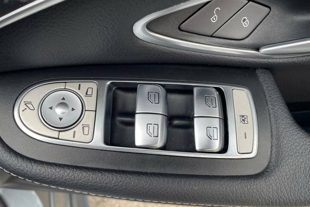 Mercedes-Benz C Class C300 Amg Line Night Ed Premium Plus 9G-tronic Grey #5