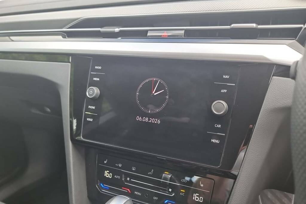 Volkswagen Arteon Elegance 2.0 Tdi 150Ps 7-Speed Dsg Red #3