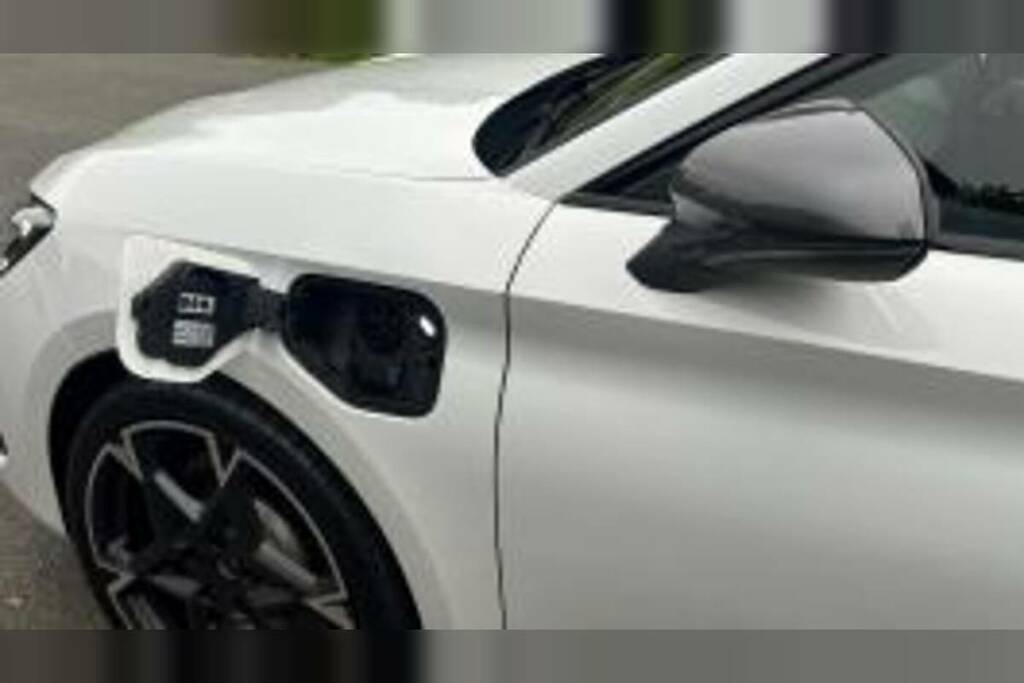 Cupra Leon 1.5 Etsi V3 Estate Hybrid Dsg Euro 6 S White #17
