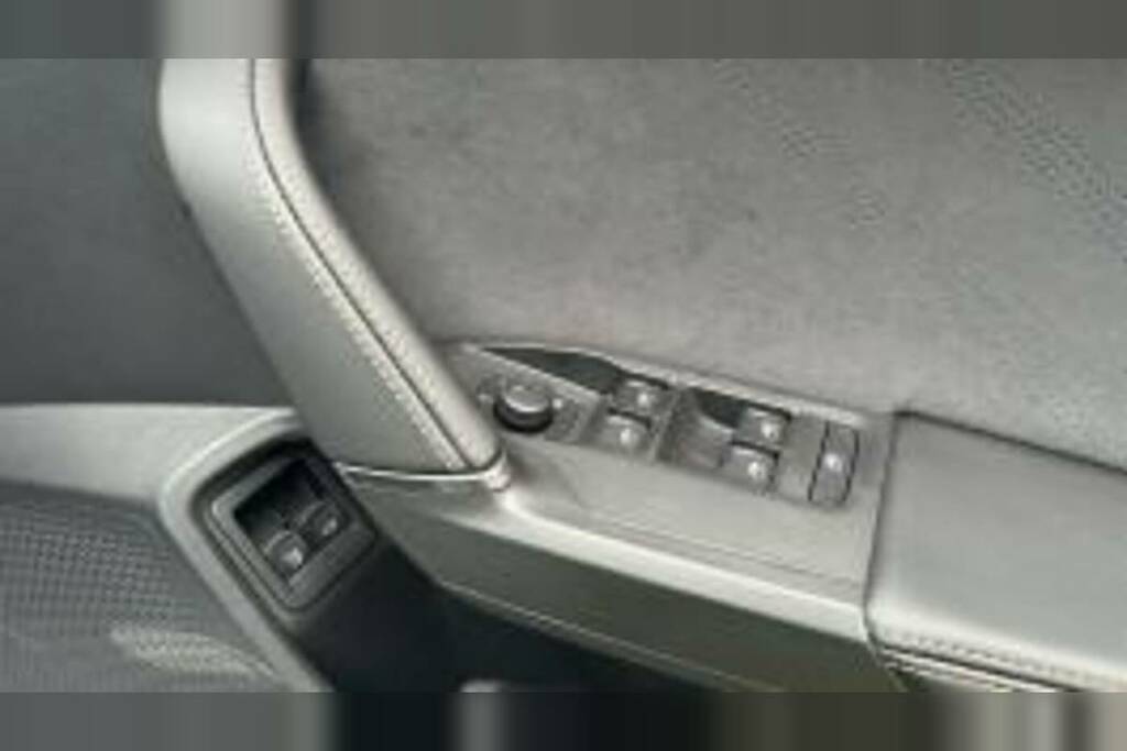 Cupra Leon 1.5 Etsi V3 Estate Hybrid Dsg Euro 6 S White #15