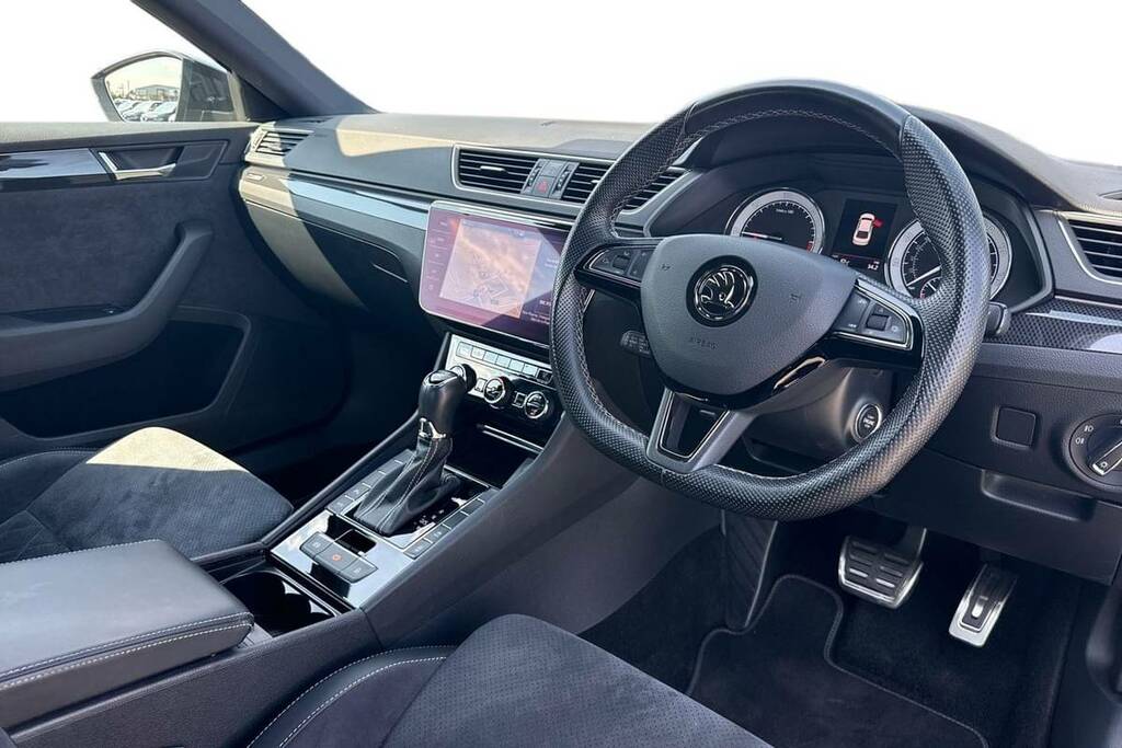 Skoda Superb 2.0 Tdi Cr Sport Line Plus Dsg 7 Speed Black #4