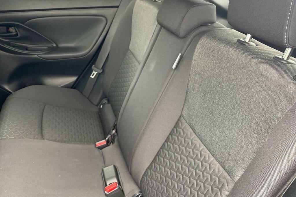Toyota Yaris Cross Excel White #9