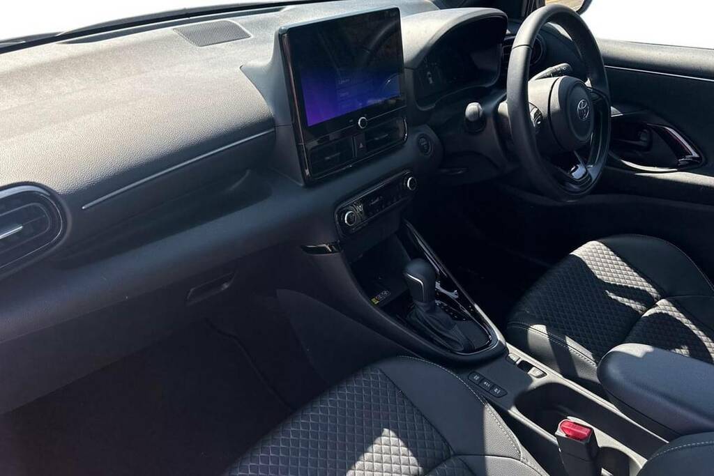 Toyota Yaris 1.5 Vvt-h Excel E-cvt Euro 6 Ss Silver #7