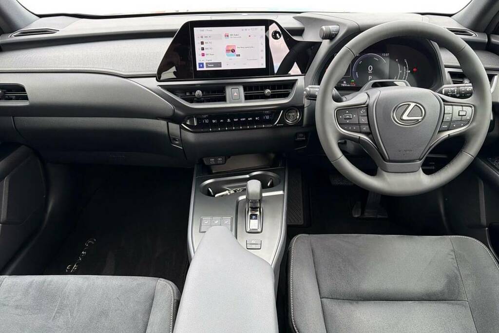 Lexus UX 300H 2.0 Premium Cvt Black #6