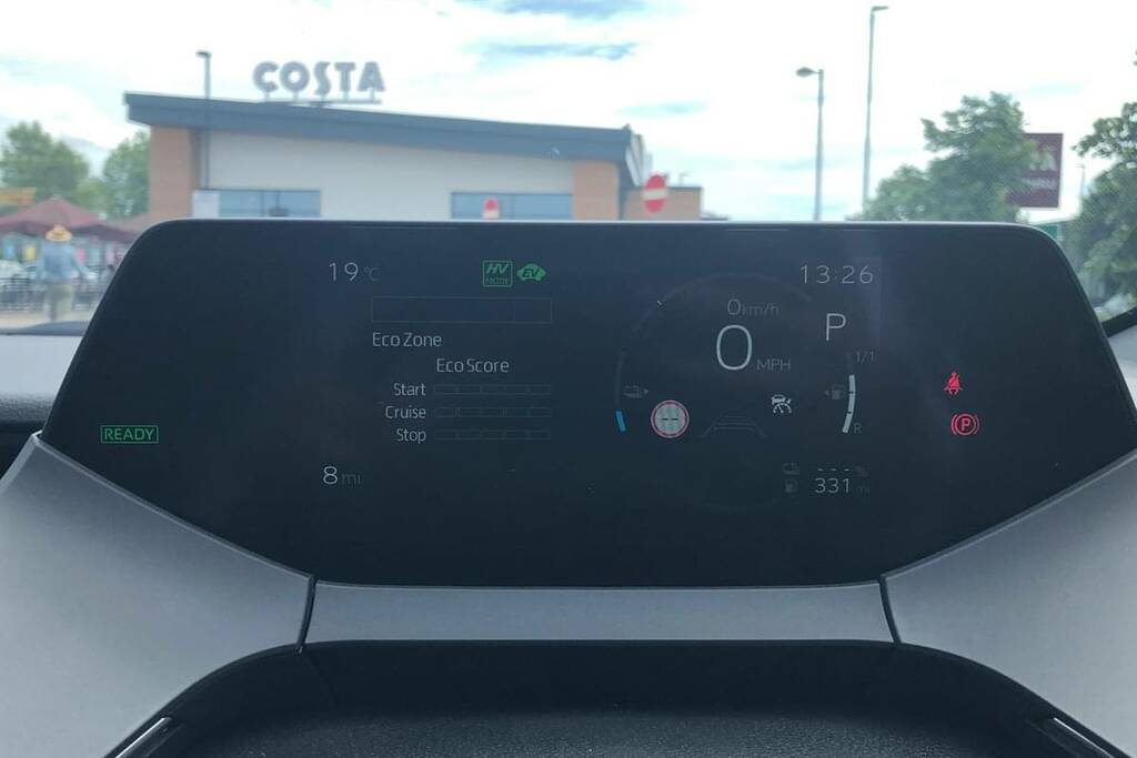 Toyota Prius Saloon 1.5 Cvt 2025 White #12