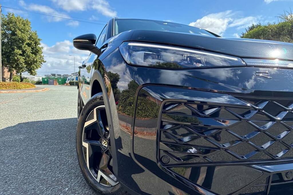 Volkswagen T-Roc 1.5 Etsi 150 R-line Dsg Black #5