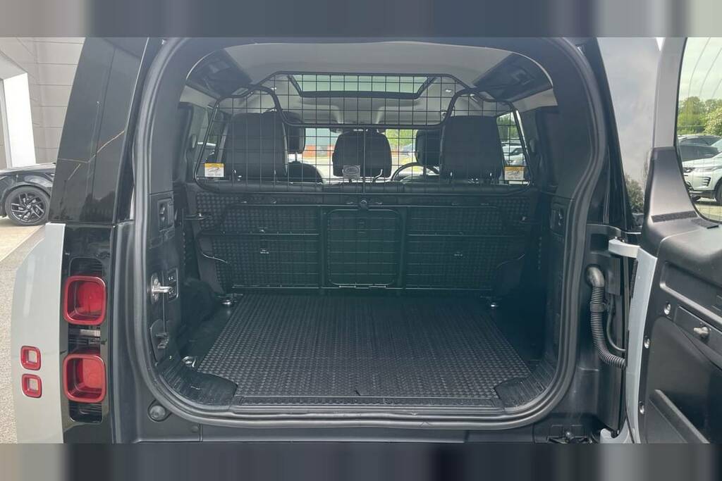 Land Rover Defender 110 2.0 D240 First Edition 110 7 Seat #10