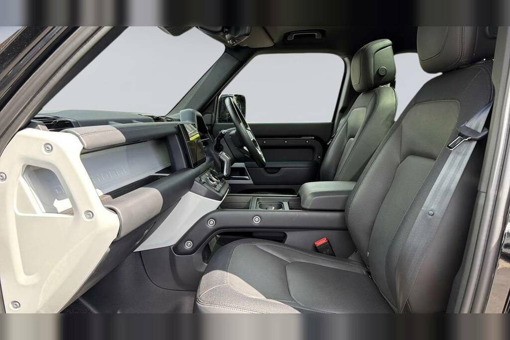 Land Rover Defender 110 3.0 D300 X-dynamic Hse 110 Black #3
