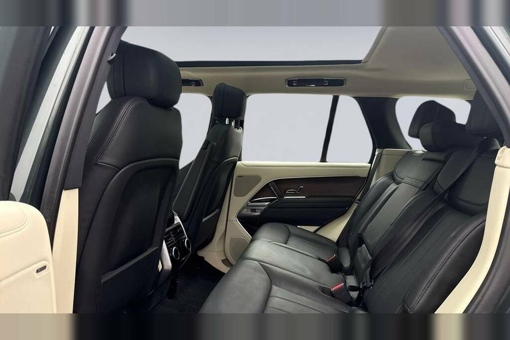 Land Rover Range Rover 3.0 D300 Hse Green #4
