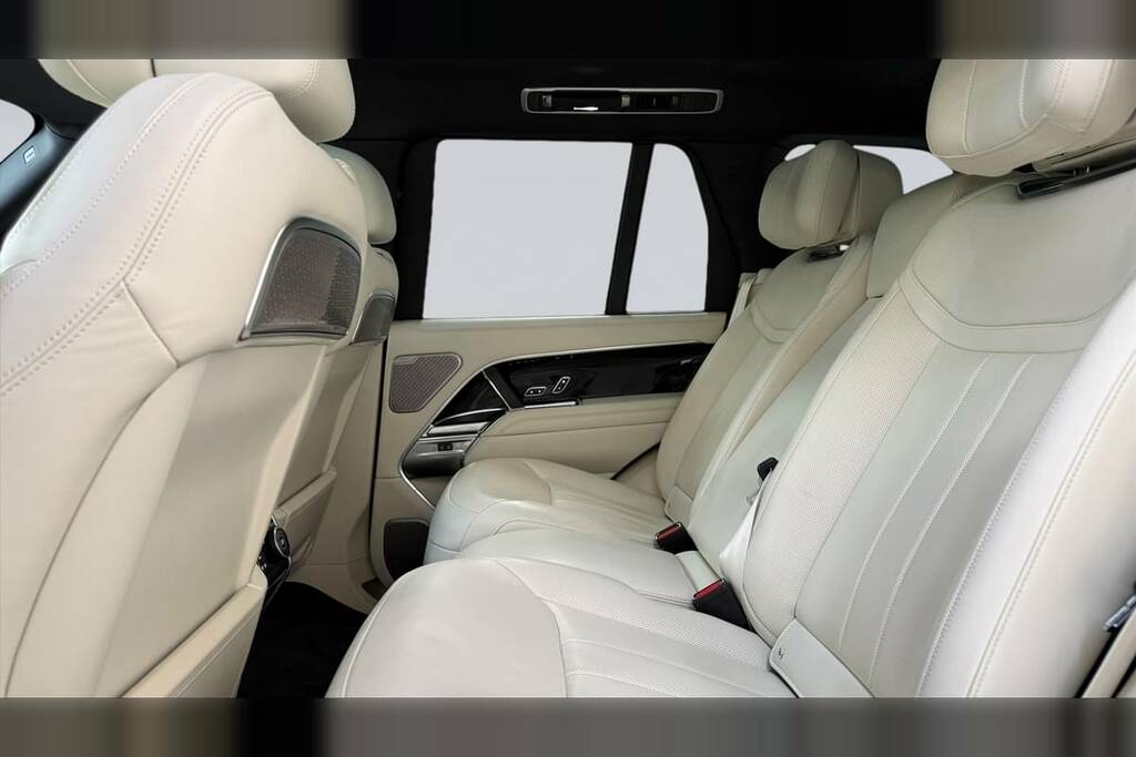 Land Rover Range Rover 3.0 D300 Black #4