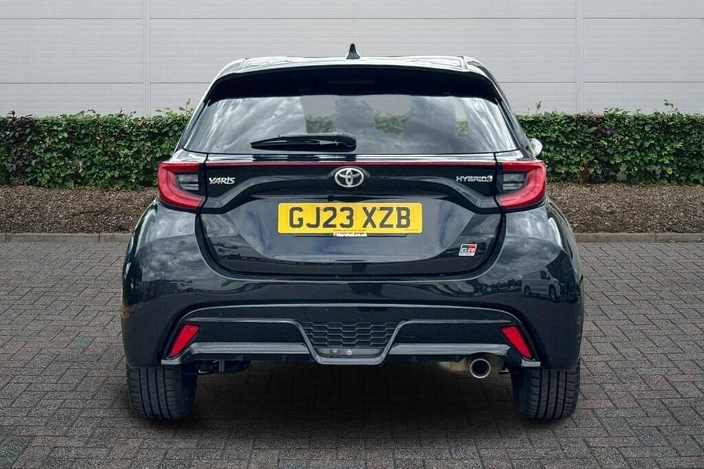 Toyota Yaris 1.5 Hybrid Gr Sport Cvt Black #4