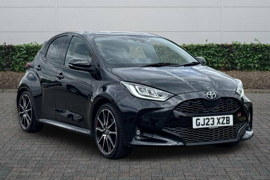Toyota Yaris 1.5 Hybrid Gr Sport Cvt Black