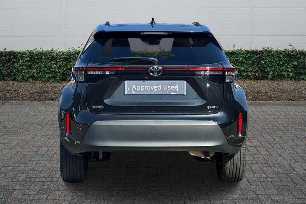 Toyota Yaris Cross 1.5 Hybrid Design Cvt Black #4