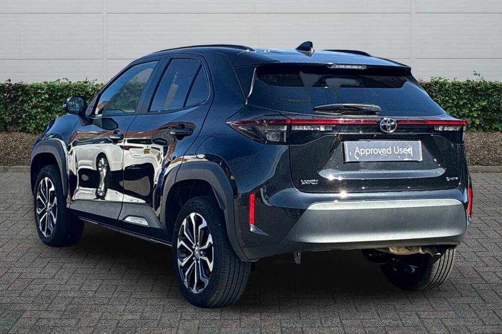 Toyota Yaris Cross 1.5 Hybrid Design Cvt Black #2